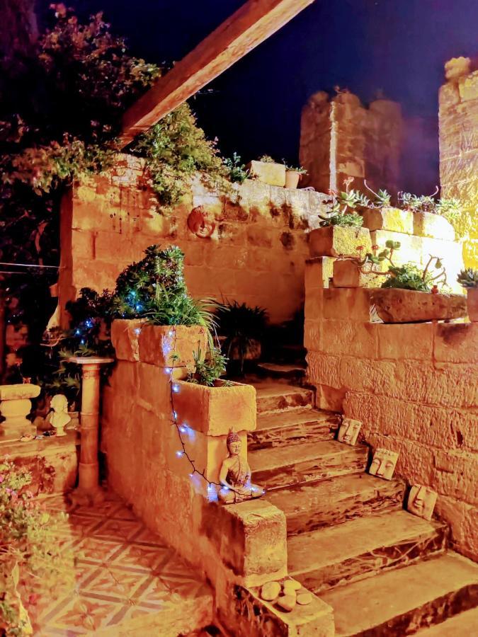 The Garden Gate Bed & Breakfast Sannat Exterior photo